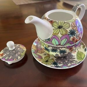 Four Piece Gracie Bone China Chintz Collection Tea Set for One
